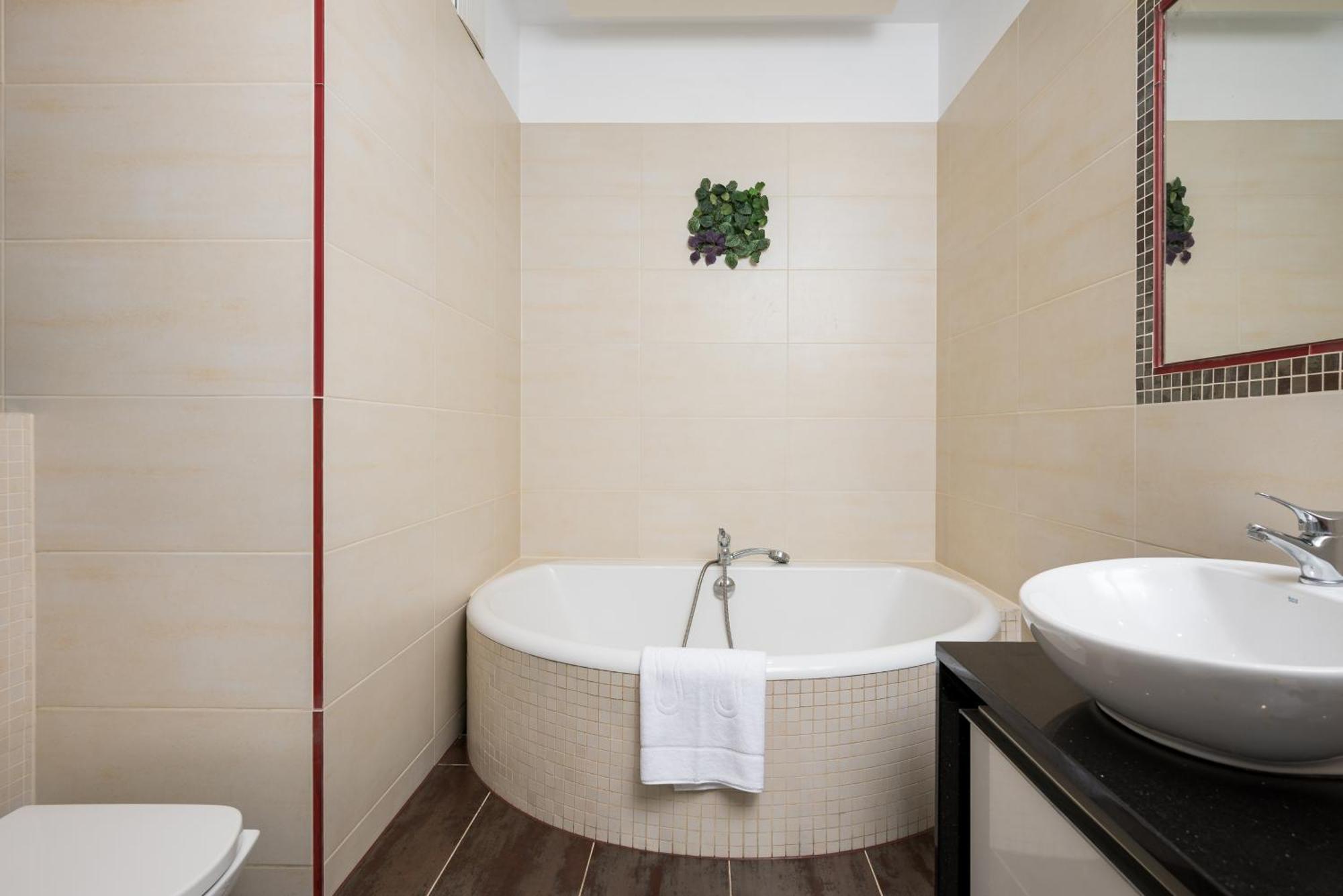 Ochota Deluxe Apartment Warszawa Exteriör bild